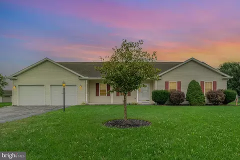 145 Hunters Cir, Abbottstown, PA 17301