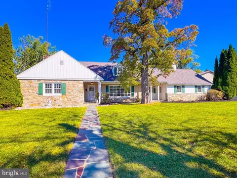 525 Glenwyn Dr, Littlestown, PA 17340