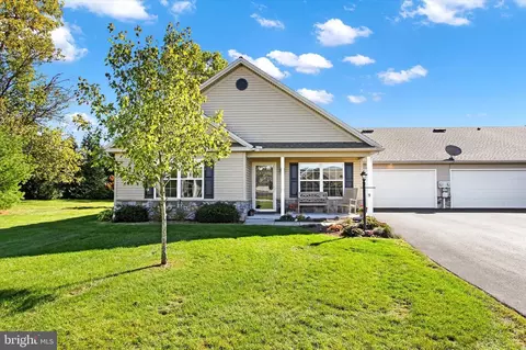 9 Dogwood Ct, Gettysburg, PA 17325