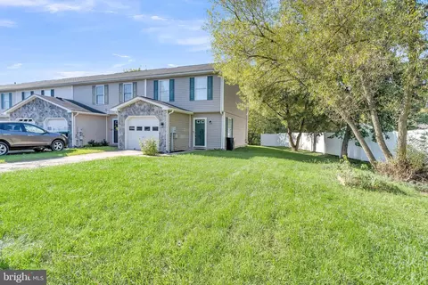 1 E Pin Oak Dr, Gettysburg, PA 17325