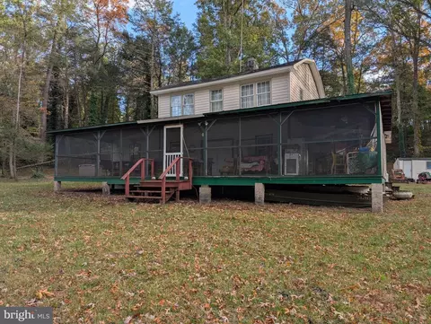 365 E Boy Scout Rd, New Oxford, PA 17350