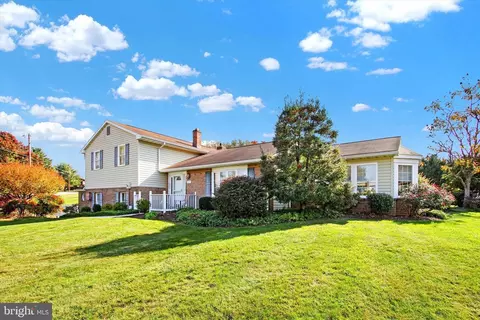 1035 Heritage Dr, Gettysburg, PA 17325