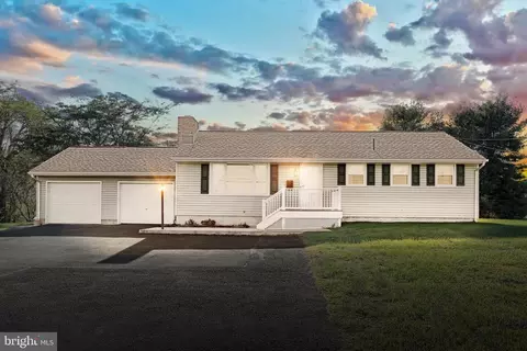 505 Hanover St, New Oxford, PA 17350