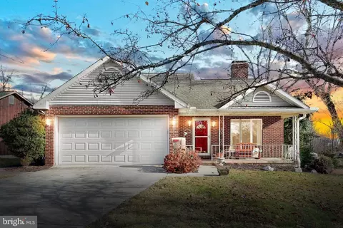 411 N 4th St, Gettysburg, PA 17325