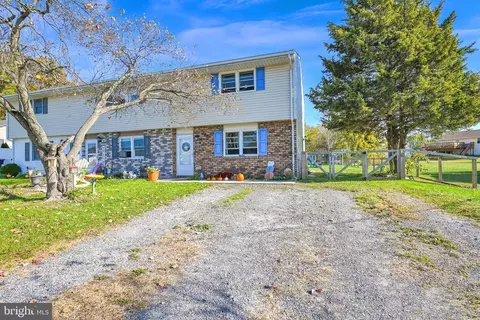 13 C Hickory Ave, Gettysburg, PA 17325