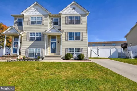 24 Squire Cir, Mcsherrystown, PA 17344