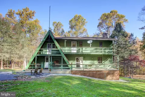 202 Pebble Ln, Biglerville, PA 17307