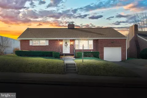 30 Patrick Ave, Littlestown, PA 17340