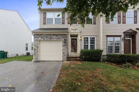 314 Maple Dr, Hanover, PA 17331