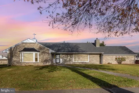 449 Glenwyn Dr, Littlestown, PA 17340