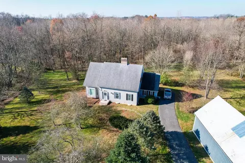 43 Creek Rd, New Oxford, PA 17350