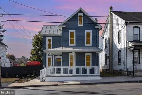 425 S Queen St, Littlestown, PA 17340