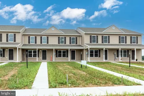 102 Homestead Dr, Gettysburg, PA 17325