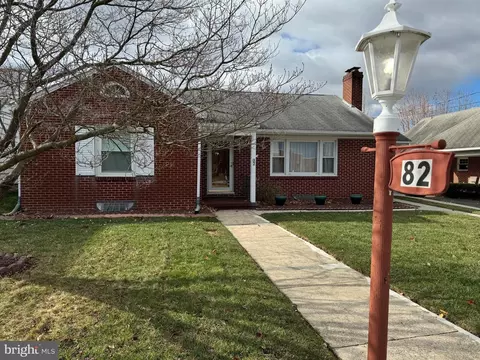 82 Maple Ave, Littlestown, PA 17340