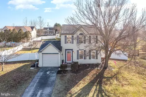 72 Dickinson Dr, Hanover, PA 17331