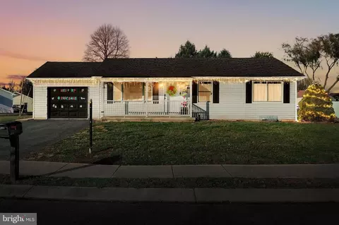 37 Heritage Ct, New Oxford, PA 17350