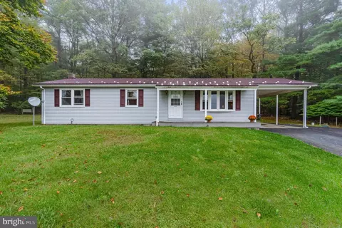 955 New Rd, Orrtanna, PA 17353