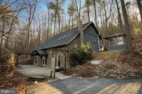 90 Maryland Ave, Aspers, PA 17304