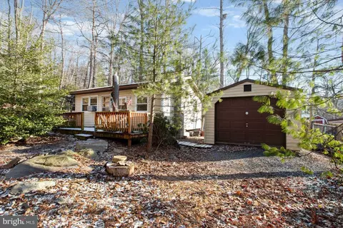 85 Maple Ln, Orrtanna, PA 17353