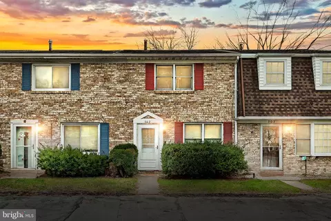 302 Hills Dr, Gettysburg, PA 17325