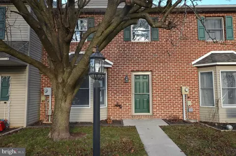 6 Colonial Dr, Gettysburg, PA 17325