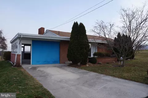 80 Pleasant View Dr, Hanover, PA 17331