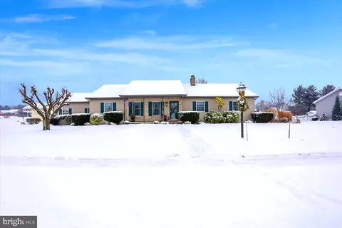 27 Ocelot Dr, Hanover, PA 17331