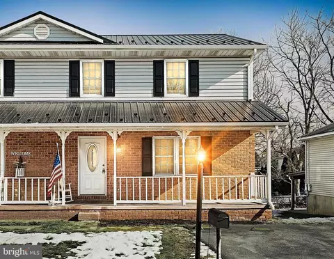 11 Crescent Ln, Littlestown, PA 17340