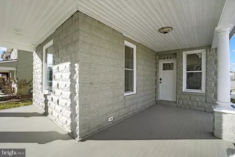 411 3rd St, Hanover, PA 17331 photo 4