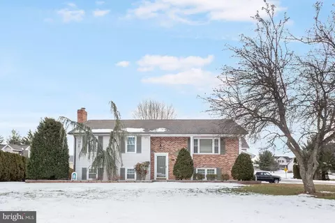 107 700 Rd, New Oxford, PA 17350