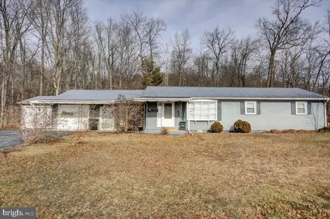 215 Chestnut Hill Rd, Aspers, PA 17304