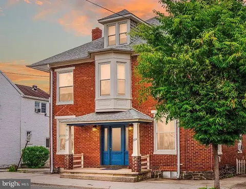 222-224 York St, Gettysburg, PA 17325