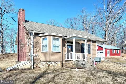 29 Glenwood Dr, Gettysburg, PA 17325