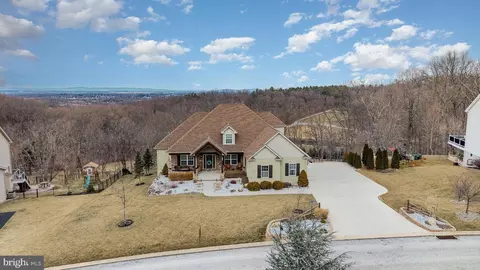 156 Fawn Hill Rd, Hanover, PA 17331