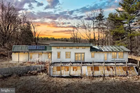 74 Boyds Hollow Rd, Biglerville, PA 17307