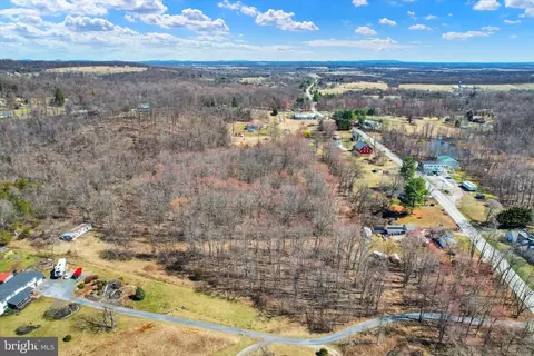 35 Henry Ln, Gettysburg, PA 17325