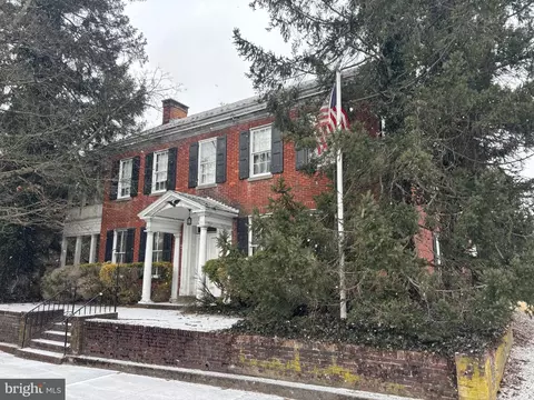 303 Lincoln Way W, New Oxford, PA 17350