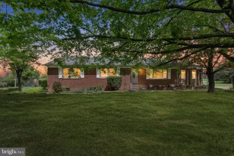 2226 Harney Rd, Littlestown, PA 17340