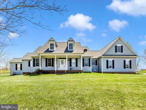 100 Quail Ct, Littlestown, PA 17340