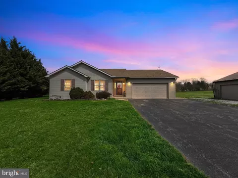 35 Drew Ln, Littlestown, PA 17340