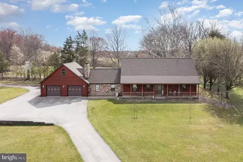 105 New Chester Rd, New Oxford, PA 17350