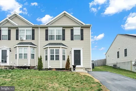 80 Galaxy Dr, Hanover, PA 17331