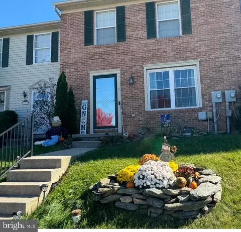 7 Johnamac N, Littlestown, PA 17340