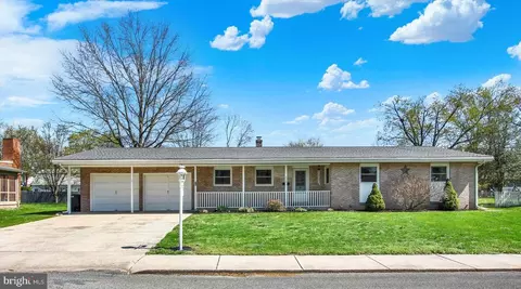 212 Ewell Ave, Gettysburg, PA 17325