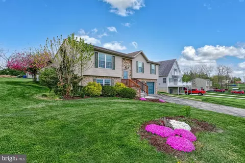 18 Schofield Dr, East Berlin, PA 17316