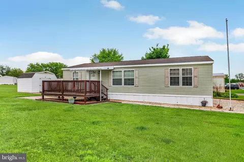 120 Amy Ln, New Oxford, PA 17350
