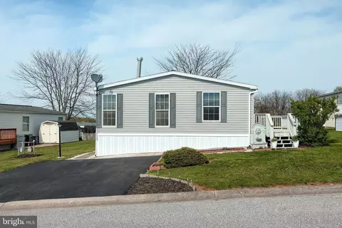 77 Raptor Dr, Hanover, PA 17331 photo 3