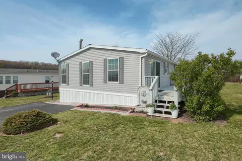 77 Raptor Dr, Hanover, PA 17331 photo 4