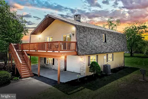 7 Hill Dr, East Berlin, PA 17316