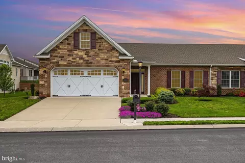 4 Stoners Cir, Littlestown, PA 17340